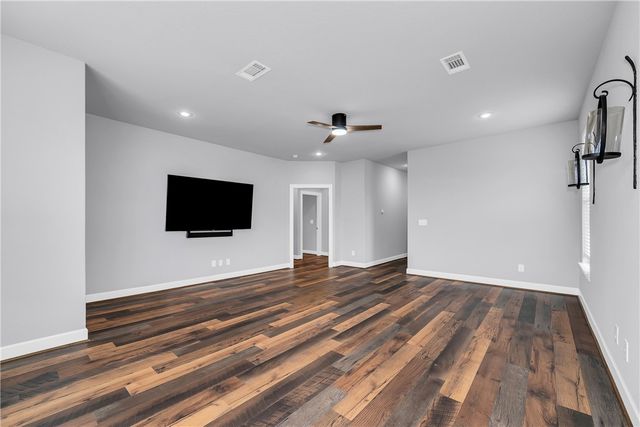 109 NW Highland Road, Bentonville, AR 72712