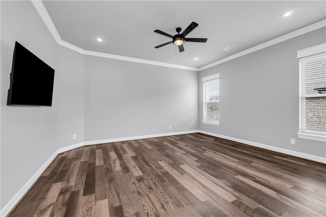 109 NW Highland Road, Bentonville, AR 72712