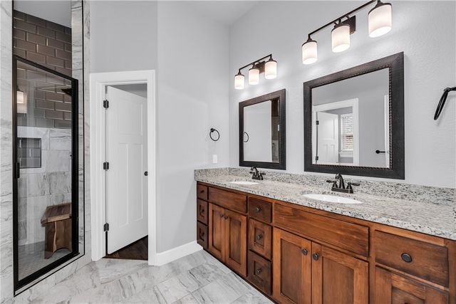 109 NW Highland Road, Bentonville, AR 72712