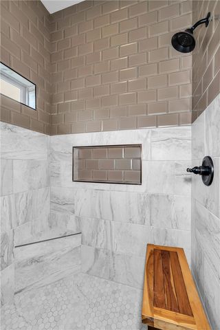 109 NW Highland Road, Bentonville, AR 72712