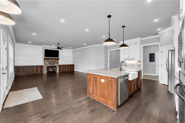 109 NW Highland Road, Bentonville, AR 72712