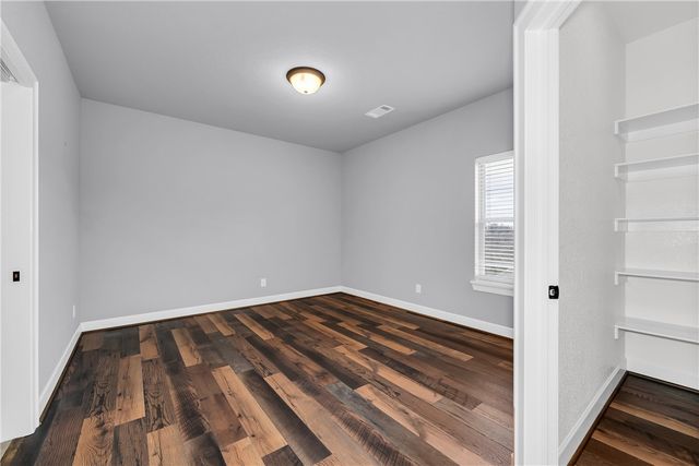 109 NW Highland Road, Bentonville, AR 72712