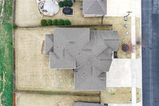 109 NW Highland Road, Bentonville, AR 72712