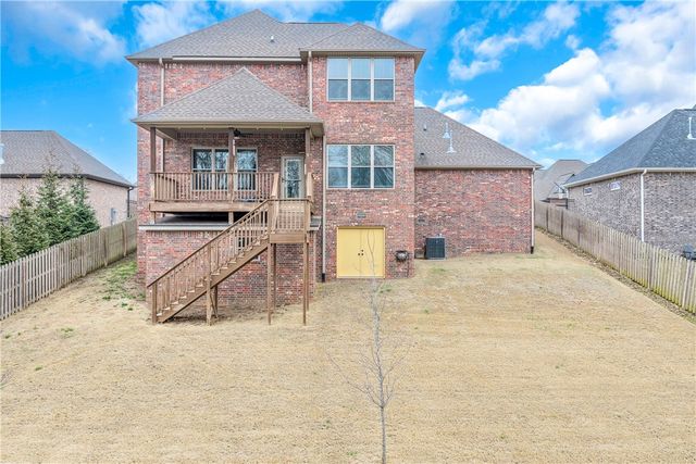 109 NW Highland Road, Bentonville, AR 72712
