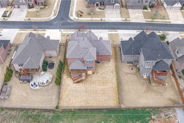 109 NW Highland Road, Bentonville, AR 72712