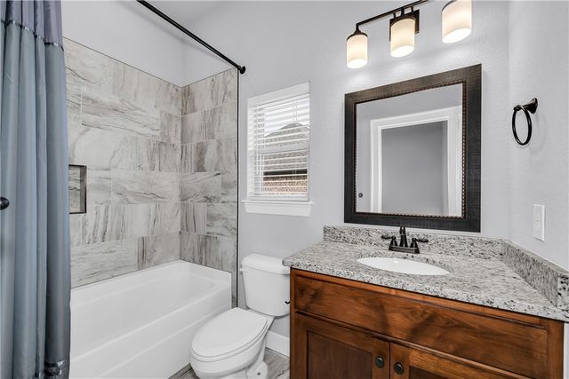 109 NW Highland Road, Bentonville, AR 72712