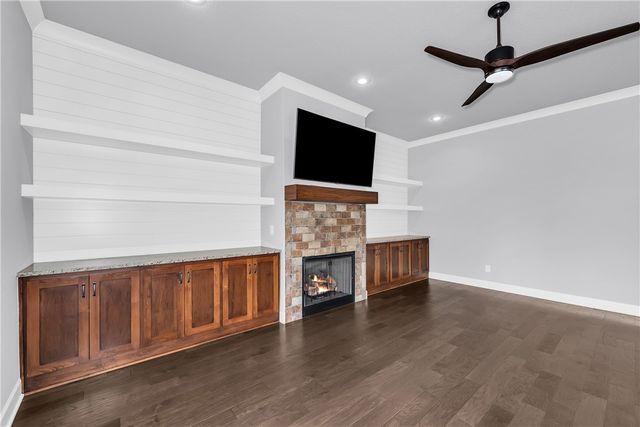 109 NW Highland Road, Bentonville, AR 72712