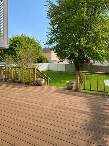 44 47th Street, Islip, NY 11751