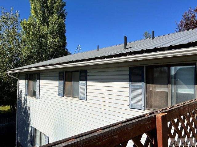 981 Bluebird Lane, Idaho Falls, ID 83402