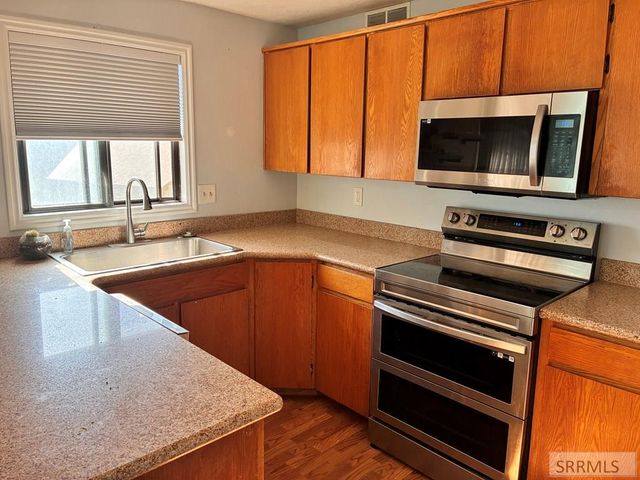 981 Bluebird Lane, Idaho Falls, ID 83402