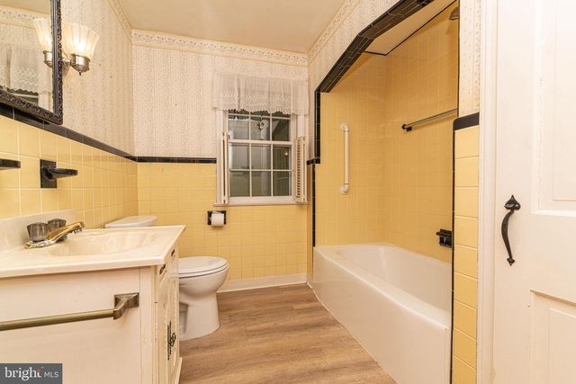 421 W ELMA AVE, Laurel Springs, NJ 08021