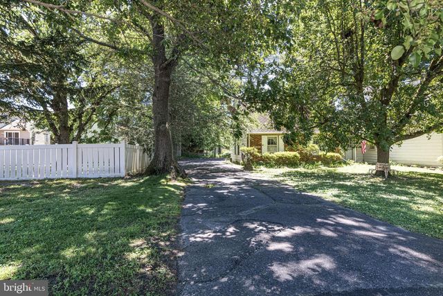 421 W ELMA AVE, Laurel Springs, NJ 08021
