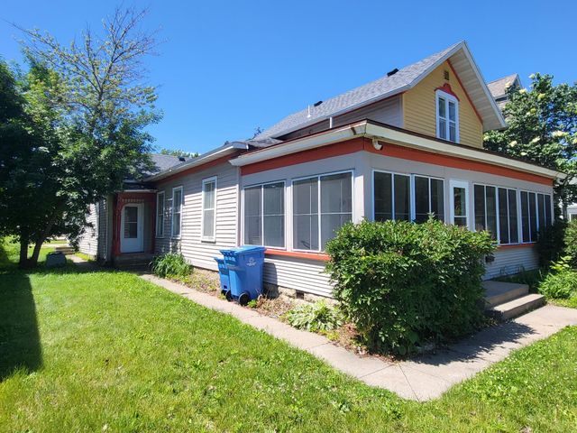 215 E 5th Street, Winona, MN 55987