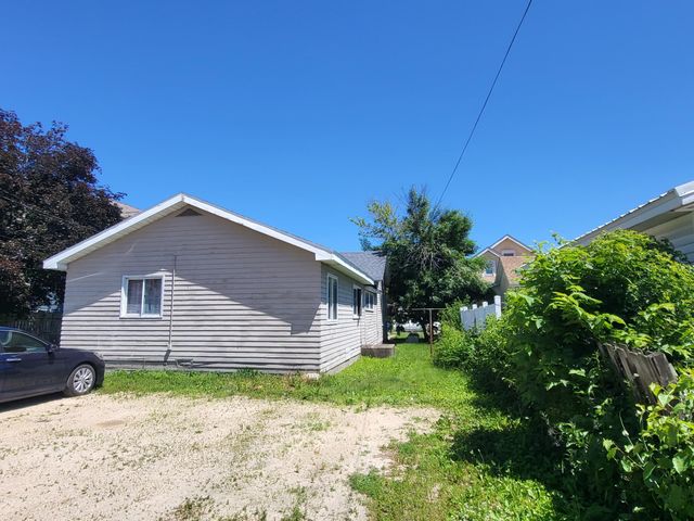 215 E 5th Street, Winona, MN 55987