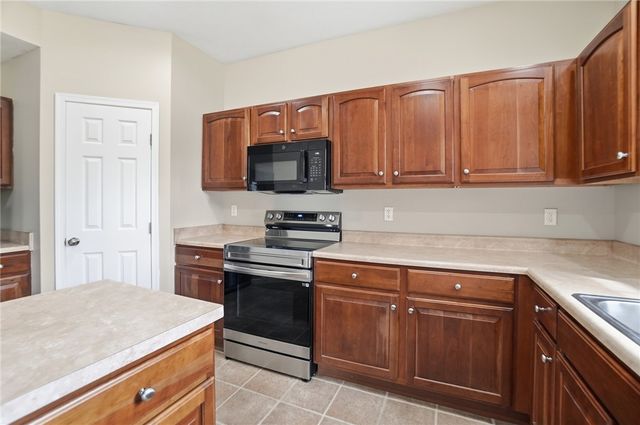 618 Chapelgate Drive, Fairborn, OH 45324