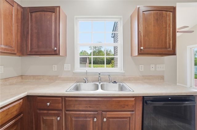 618 Chapelgate Drive, Fairborn, OH 45324