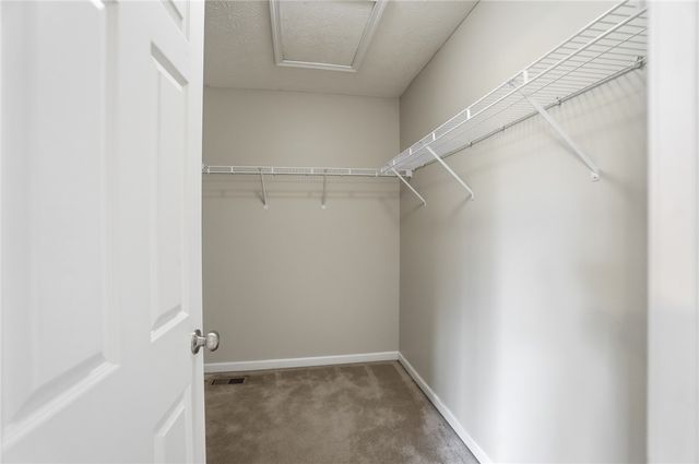 618 Chapelgate Drive, Fairborn, OH 45324