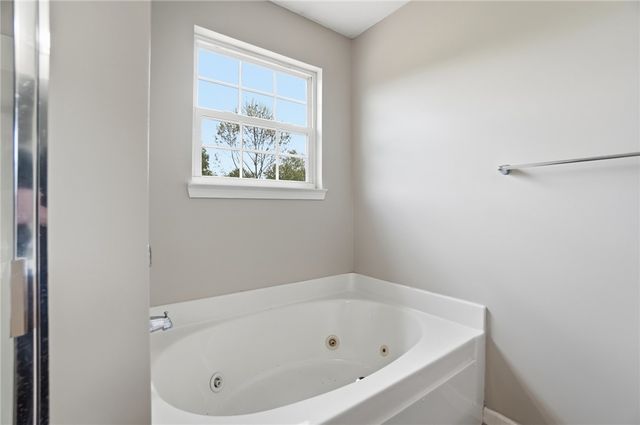 618 Chapelgate Drive, Fairborn, OH 45324