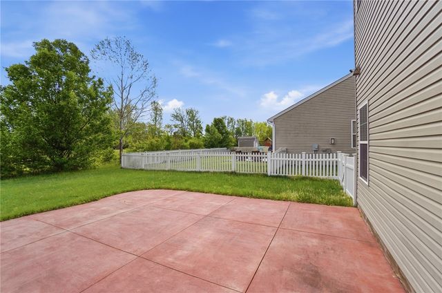 618 Chapelgate Drive, Fairborn, OH 45324