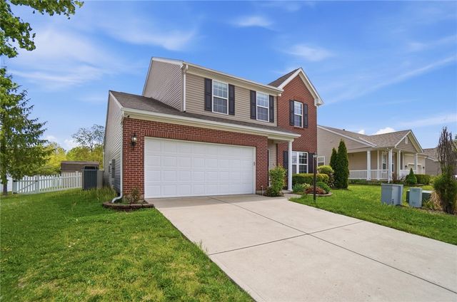 618 Chapelgate Drive, Fairborn, OH 45324