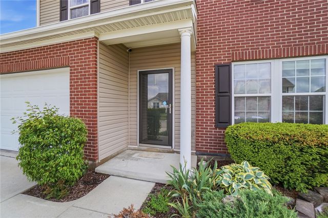 618 Chapelgate Drive, Fairborn, OH 45324