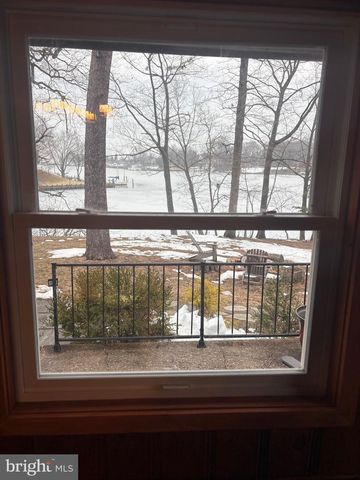 132 CLUB RD, Pasadena, MD 21122