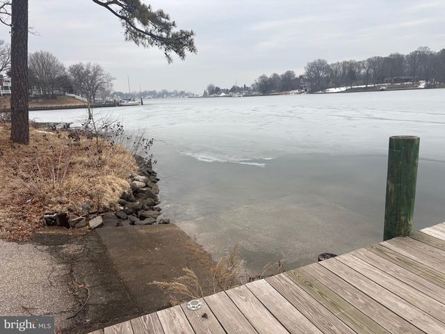 132 CLUB RD, Pasadena, MD 21122