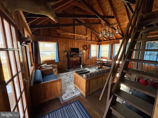 132 CLUB RD, Pasadena, MD 21122