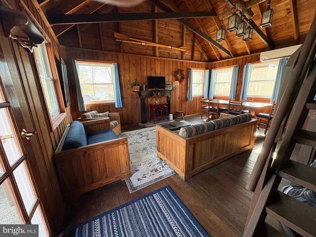 132 CLUB RD, Pasadena, MD 21122