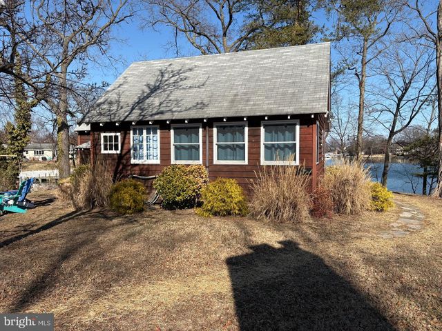 132 CLUB RD, Pasadena, MD 21122