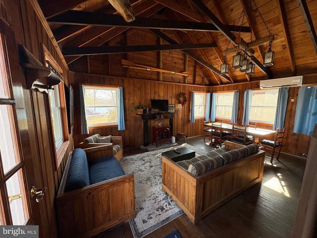 132 CLUB RD, Pasadena, MD 21122