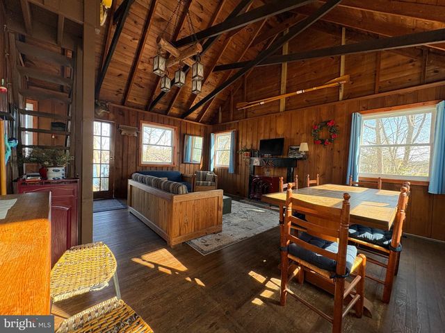 132 CLUB RD, Pasadena, MD 21122