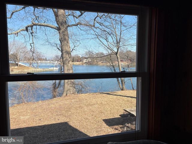 132 CLUB RD, Pasadena, MD 21122