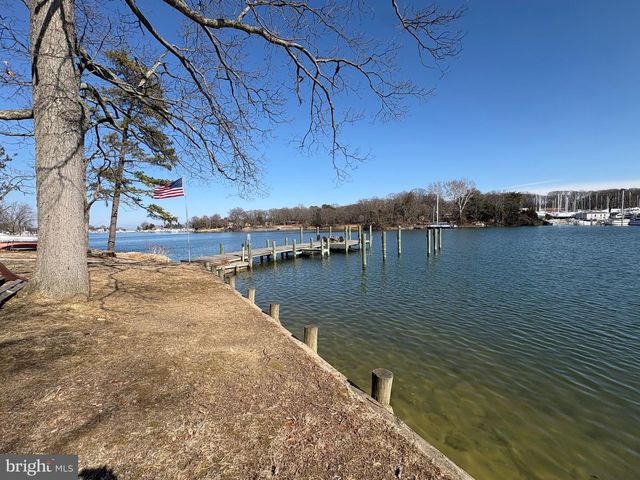 132 CLUB RD, Pasadena, MD 21122