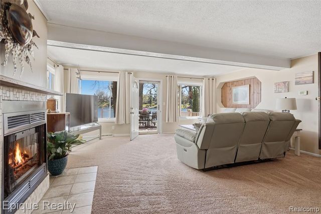 423 Shady Oaks Street, Lake Orion, MI 48362