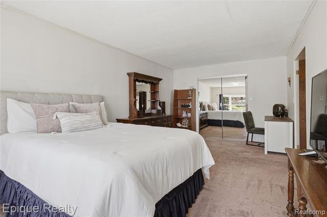 423 Shady Oaks Street, Lake Orion, MI 48362