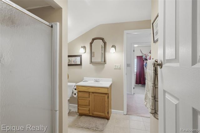 423 Shady Oaks Street, Lake Orion, MI 48362