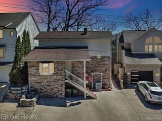 423 Shady Oaks Street, Lake Orion, MI 48362