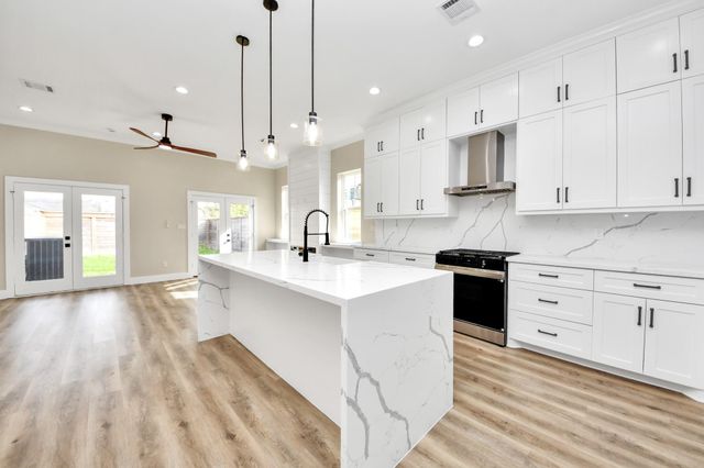125 E 38th Street, Houston, TX 77018
