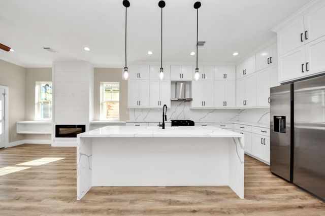 125 E 38th Street, Houston, TX 77018