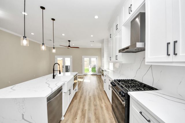 125 E 38th Street, Houston, TX 77018