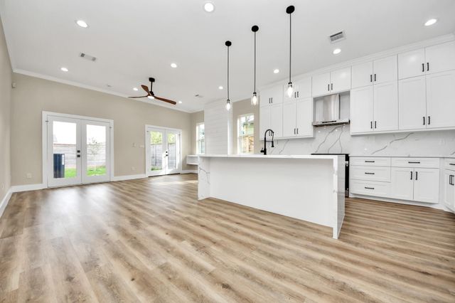 125 E 38th Street, Houston, TX 77018