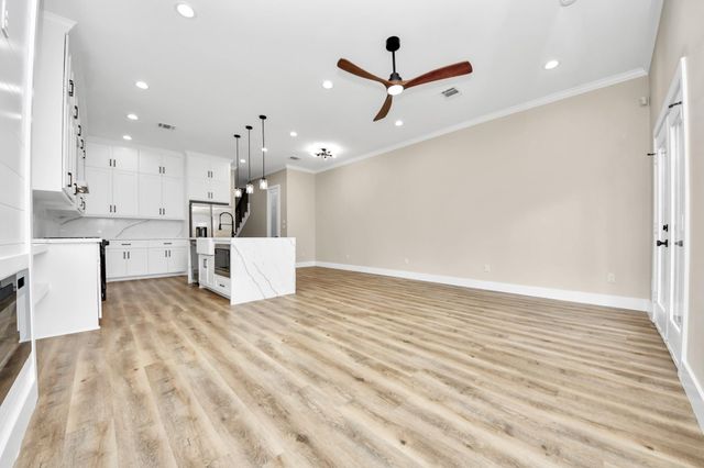 125 E 38th Street, Houston, TX 77018
