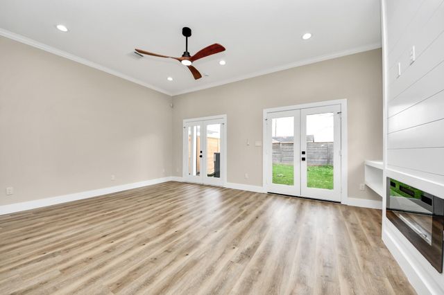 125 E 38th Street, Houston, TX 77018