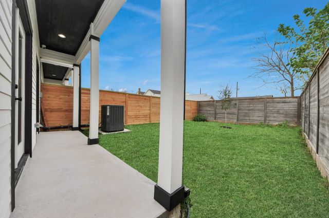 125 E 38th Street, Houston, TX 77018