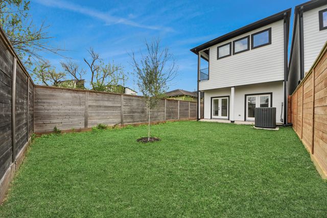 125 E 38th Street, Houston, TX 77018