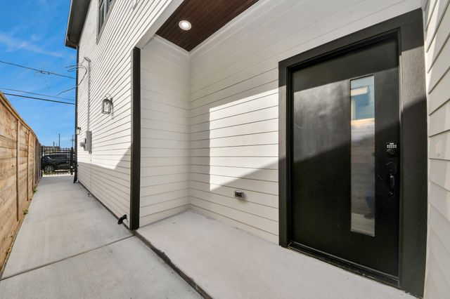 125 E 38th Street, Houston, TX 77018