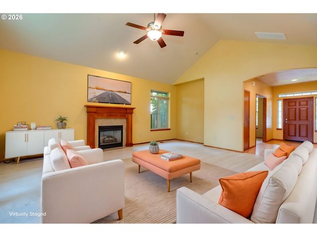 1969 Nw WOODLAND Dr, Mc Minnville, OR 97128
