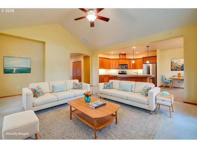 1969 Nw WOODLAND Dr, Mc Minnville, OR 97128