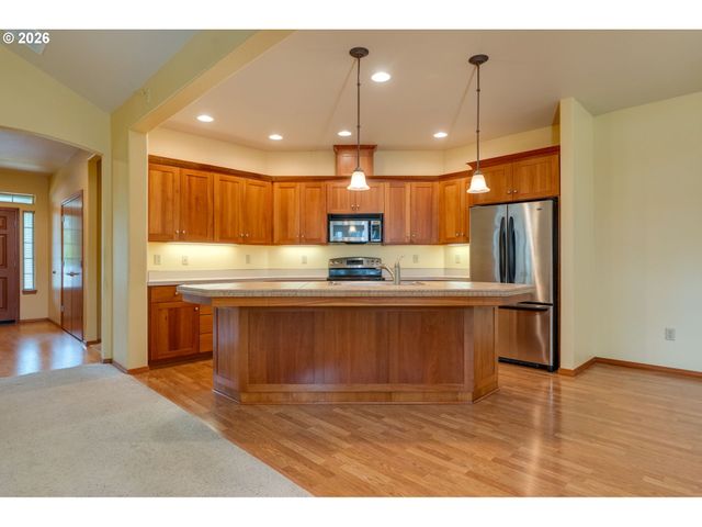 1969 Nw WOODLAND Dr, Mc Minnville, OR 97128
